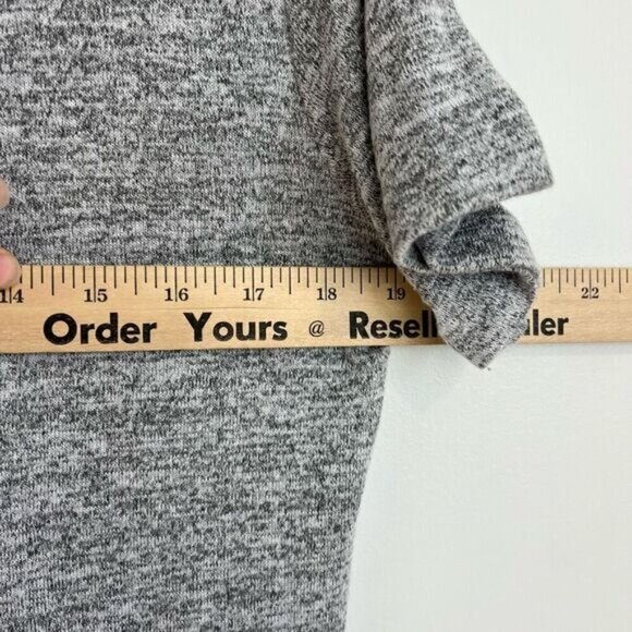 Wilfred Free Aritzia Little Gray Tee Women’s Size Small Short Sleeve Top Summer - Picture 7 of 11